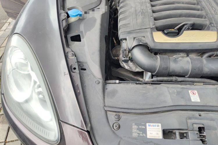 Used Porsche Cayenne  Engine Bay Right