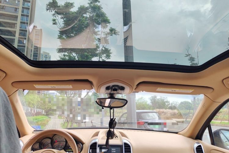 Used Porsche Cayenne  Headliner