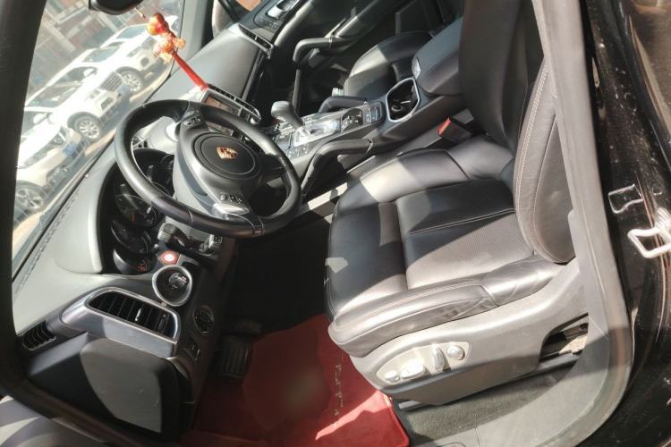 Used Porsche Cayenne  Left Front Seat