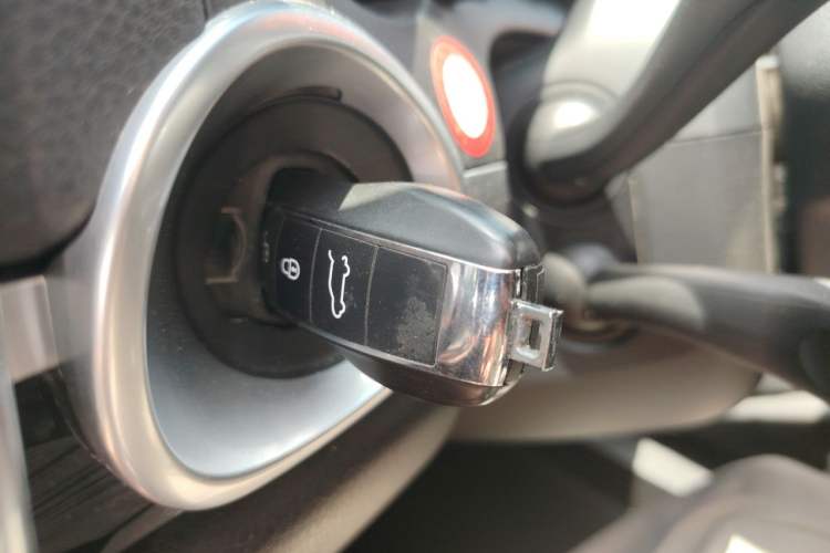 Used Porsche Cayenne  Vehicle Key