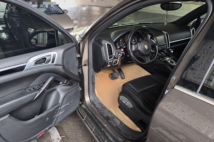 Used Porsche Cayenne  Driver Seat