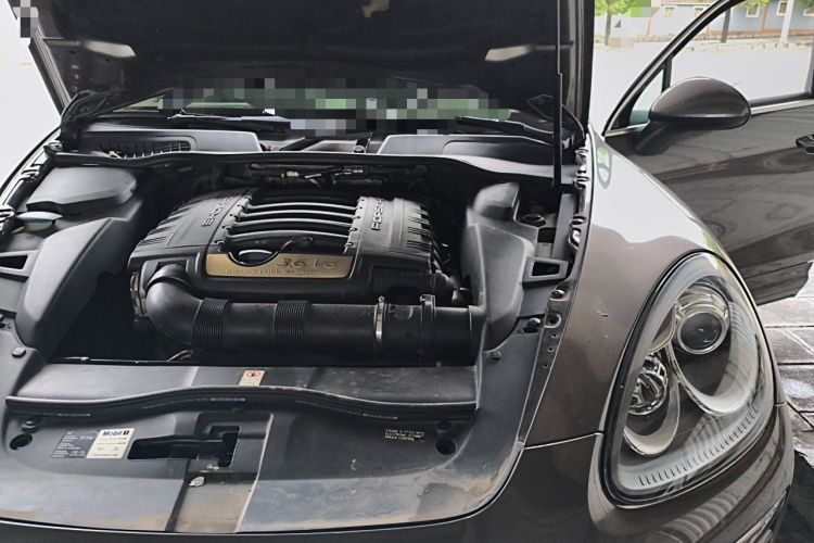 Used Porsche Cayenne  Engine Bay Left