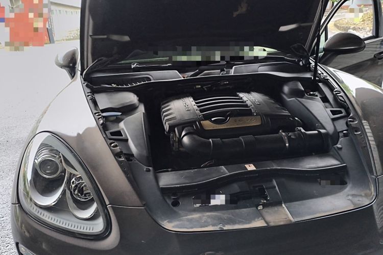 Used Porsche Cayenne  Engine Bay Right