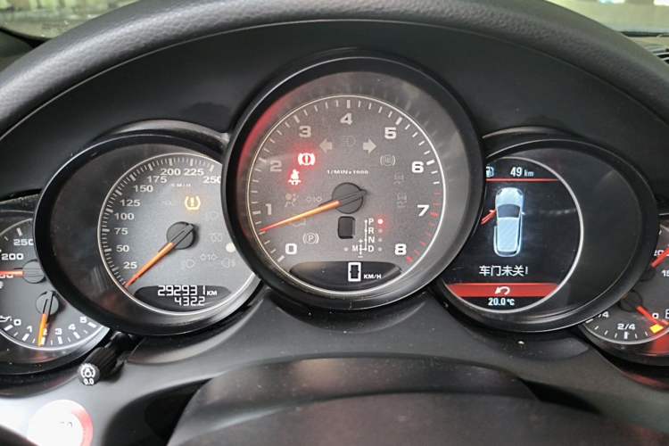 Used Porsche Cayenne  Instrument Cluster
