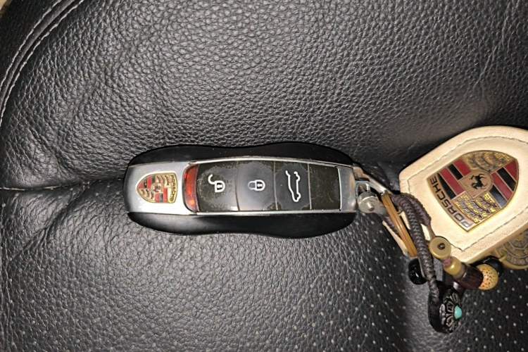 Used Porsche Cayenne  Vehicle Key