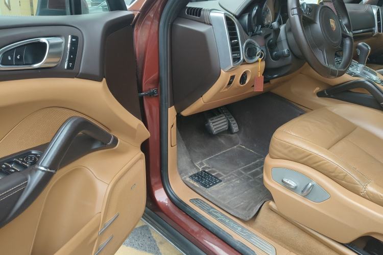Used Porsche Cayenne  Driver Seat