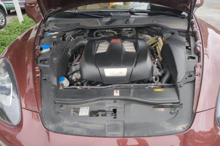 Used Porsche Cayenne  Engine Bay