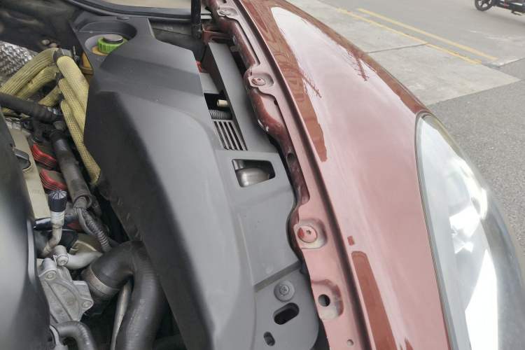 Used Porsche Cayenne  Engine Bay Left