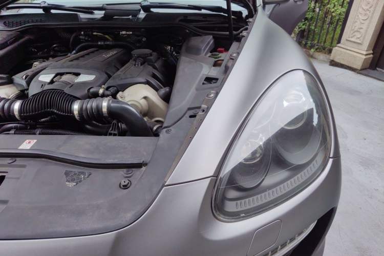 Used Porsche Cayenne 2013 Cayenne Turbo S 4.8T Engine Bay Left