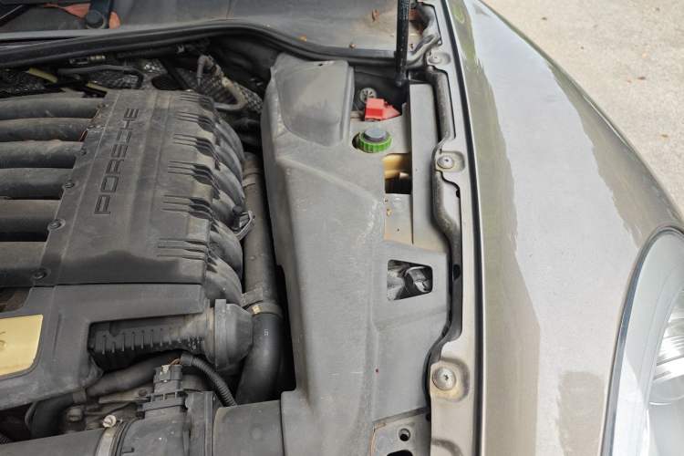 Used Porsche Cayenne  Engine Bay Left