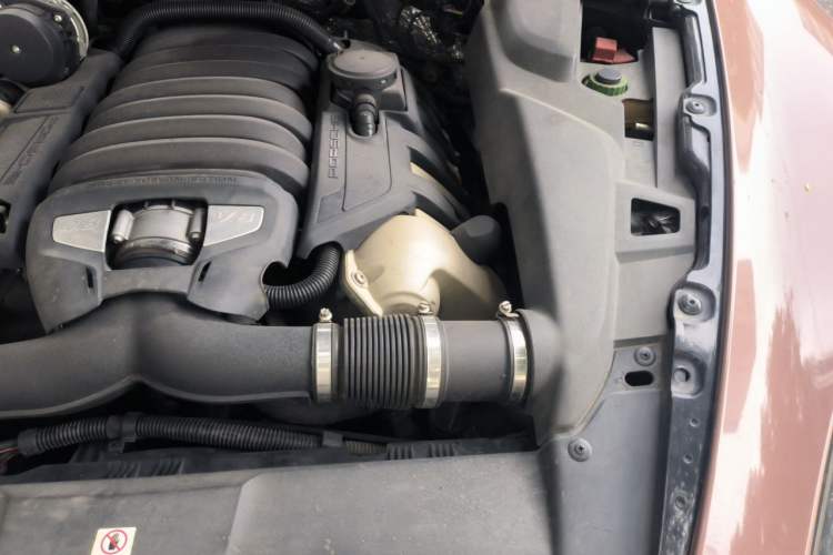 Used Porsche Cayenne  Engine Bay Left