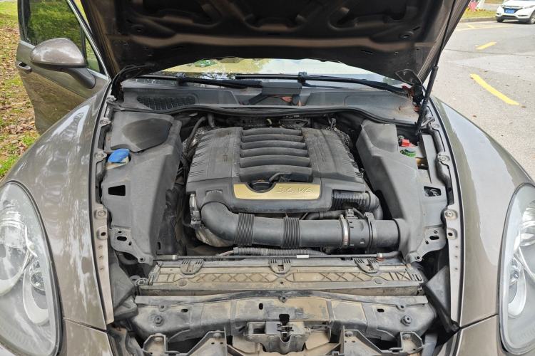 Used Porsche Cayenne  Engine Bay