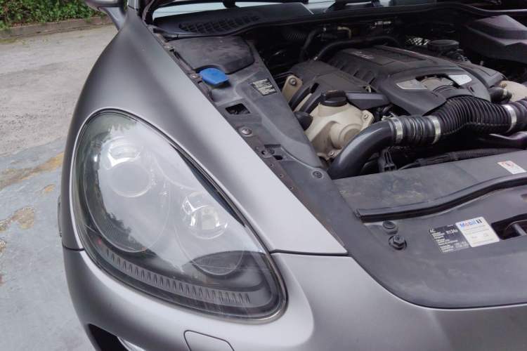 Used Porsche Cayenne 2013 Cayenne Turbo S 4.8T Engine Bay Right