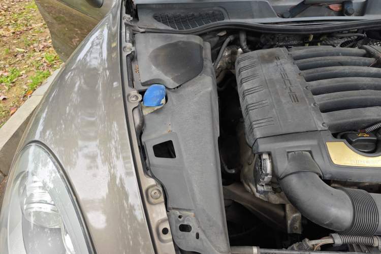 Used Porsche Cayenne  Engine Bay Right