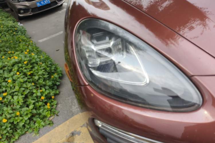 Used Porsche Cayenne  Right Front Headlight