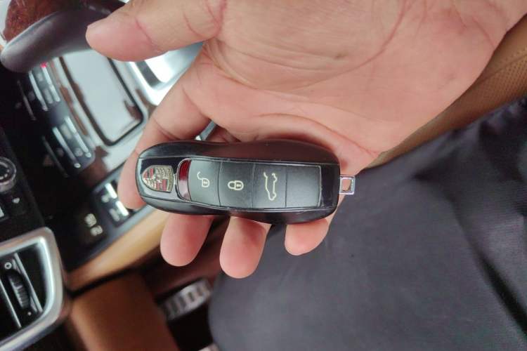 Used Porsche Cayenne 2013 Cayenne Turbo S 4.8T Vehicle Key