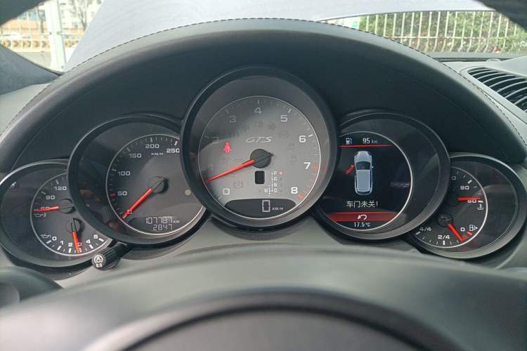 Used Porsche Cayenne  Instrument Cluster