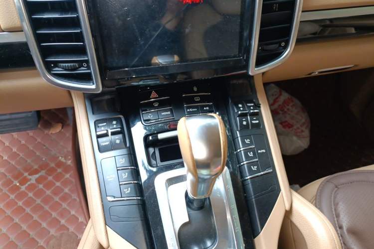 Used Porsche Cayenne 2013 3.6L automatic transmission U.S. specification Audio And AC Panel