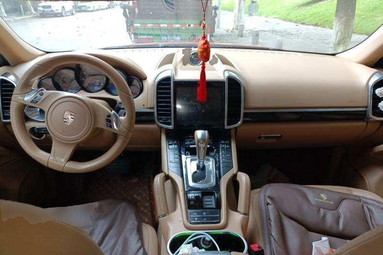 Used Porsche Cayenne 2013 3.6L automatic transmission U.S. specification Center Console