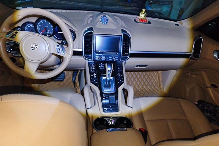 Used Porsche Cayenne 2013 3.6L automatic transmission U.S. specification Center Console