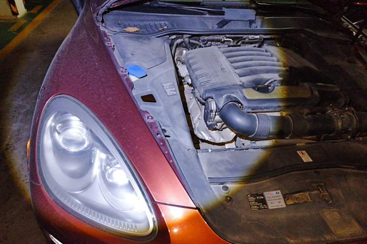 Used Porsche Cayenne 2013 3.6L automatic transmission U.S. specification Engine Bay Right