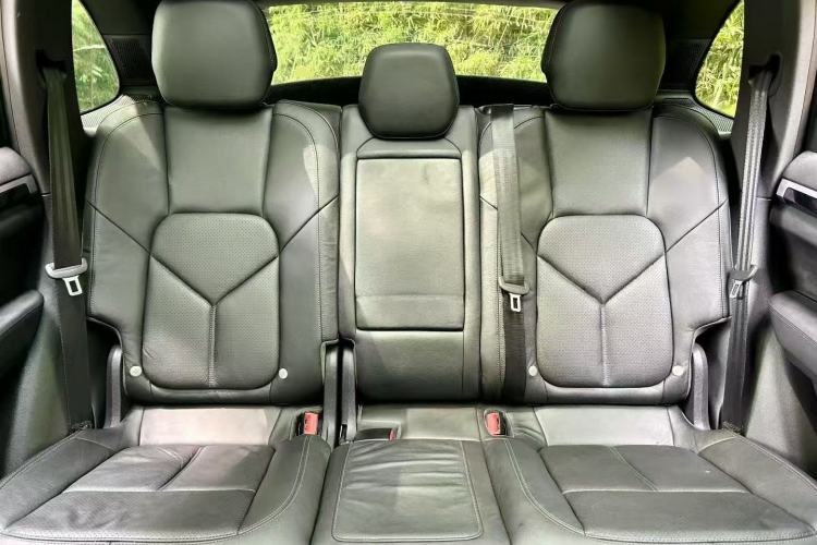 Used Porsche Cayenne 2013 3.6L automatic transmission U.S. specification Left Rear Seat
