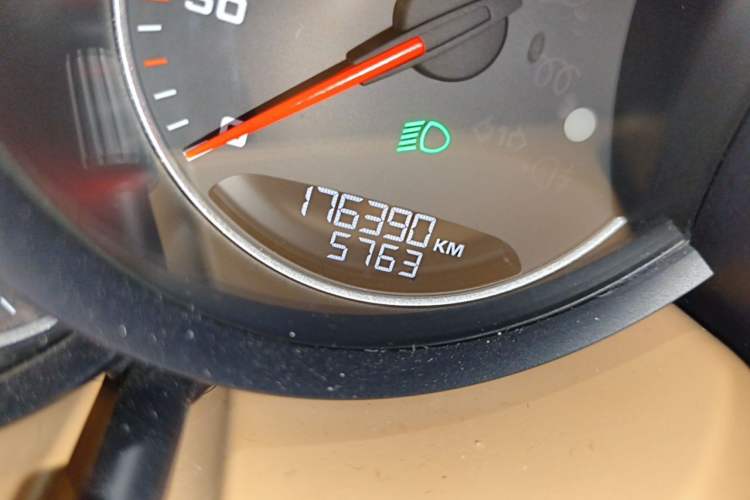 Used Porsche Cayenne 2013 3.6L automatic transmission U.S. specification Odometer Close Up