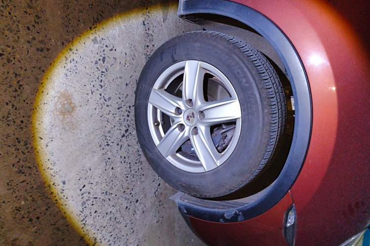 Used Porsche Cayenne 2013 3.6L automatic transmission U.S. specification Right Front Wheel Hub