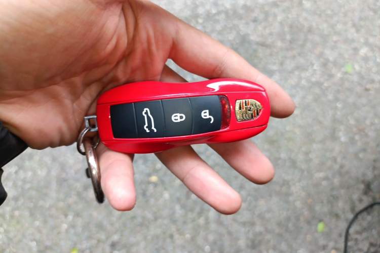 Used Porsche Cayenne 2013 3.6L automatic transmission U.S. specification Vehicle Key