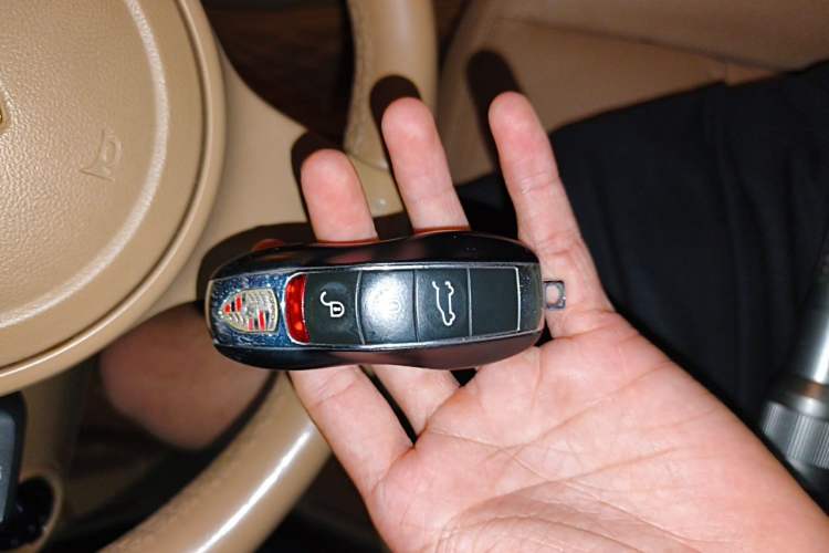 Used Porsche Cayenne 2013 3.6L automatic transmission U.S. specification Vehicle Key