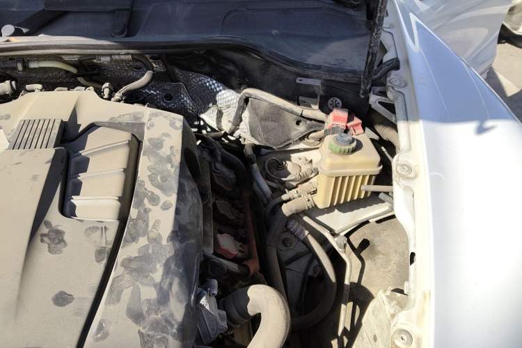 Used Porsche Cayenne  Engine Bay Left