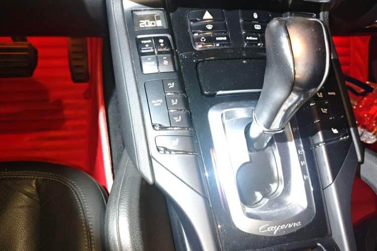 Used Porsche Cayenne  Gear Lever