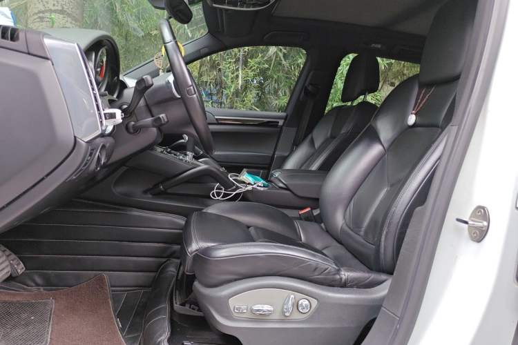 Used Porsche Cayenne  Left Front Seat