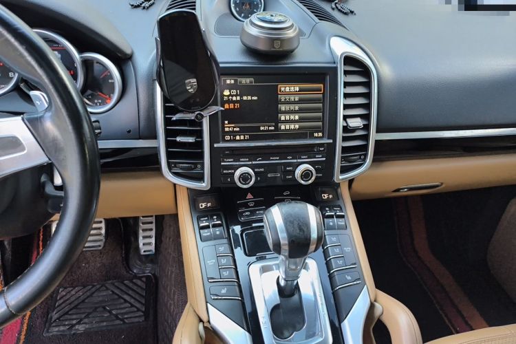 Used Porsche Cayenne 2014 Cayenne Platinum Edition 3.0T Audio And AC Panel