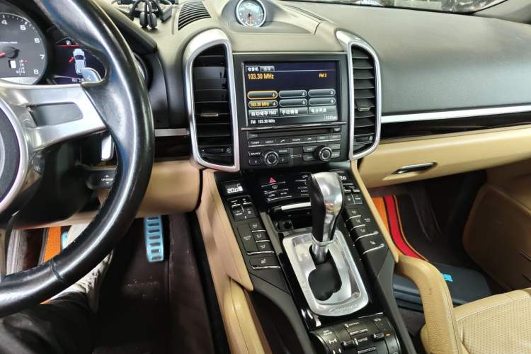Used Porsche Cayenne 2014 Cayenne Platinum Edition 3.0T Audio And AC Panel