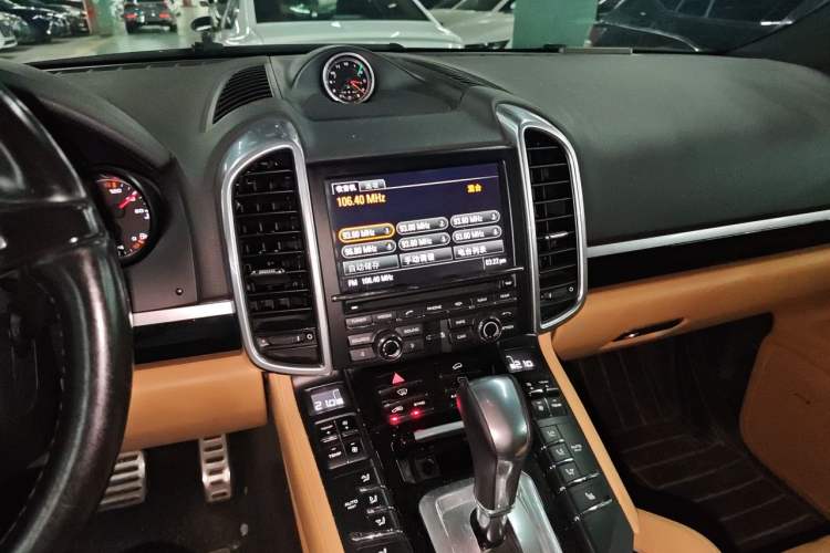 Used Porsche Cayenne 2014 Cayenne Platinum Edition 3.0T Audio And AC Panel
