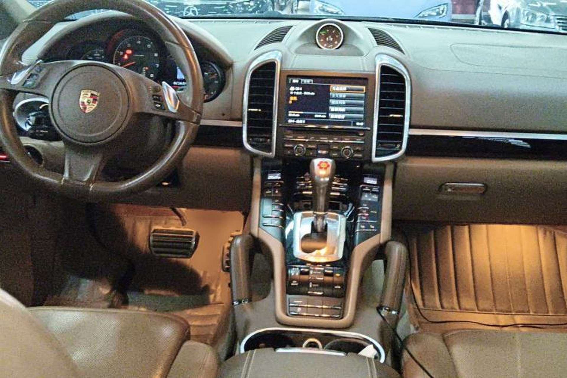 Used Porsche Cayenne 2014 Cayenne Platinum Edition 3.0T Center Console