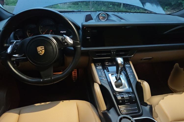 Used Porsche Cayenne 2014 Cayenne Platinum Edition 3.0T Center Console