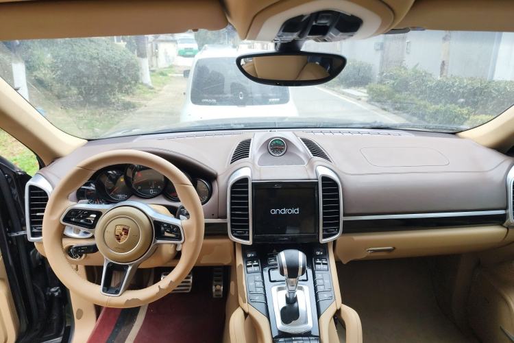 Used Porsche Cayenne 2014 Cayenne Platinum Edition 3.0T Center Console