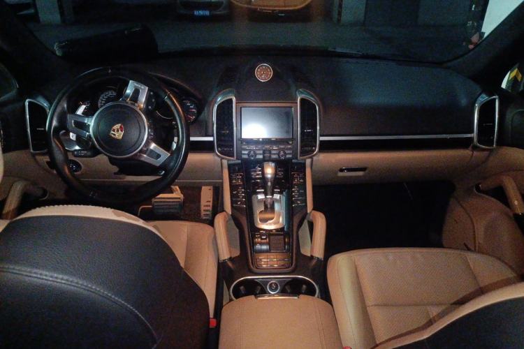 Used Porsche Cayenne  Center Console