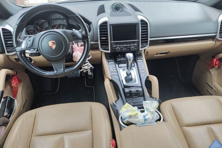 Used Porsche Cayenne 2014 Cayenne Platinum Edition 3.0T Center Console