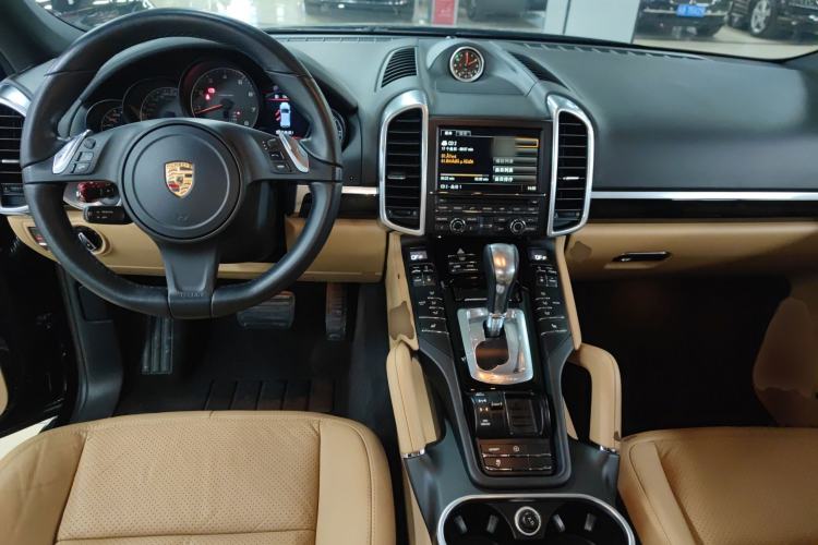 Used Porsche Cayenne 2014 3.6T Automatic Transmission U.S. Specification Center Console