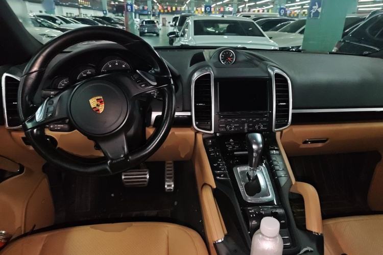 Used Porsche Cayenne 2014 Cayenne Platinum Edition 3.0T Center Console