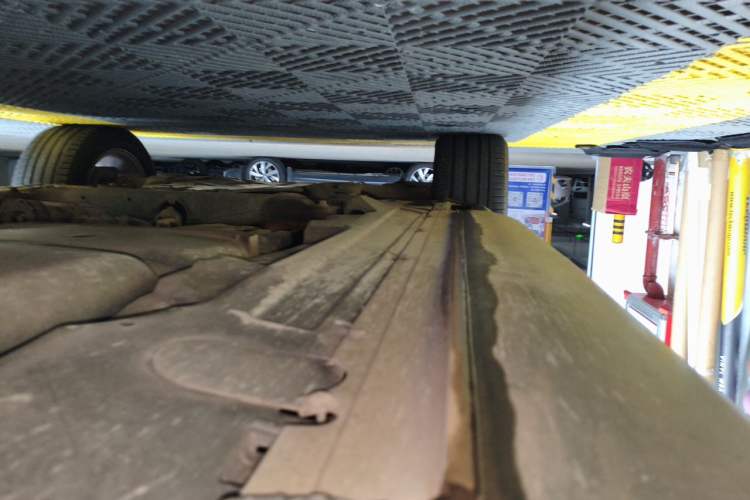 Used Porsche Cayenne  Chassis Rear Left