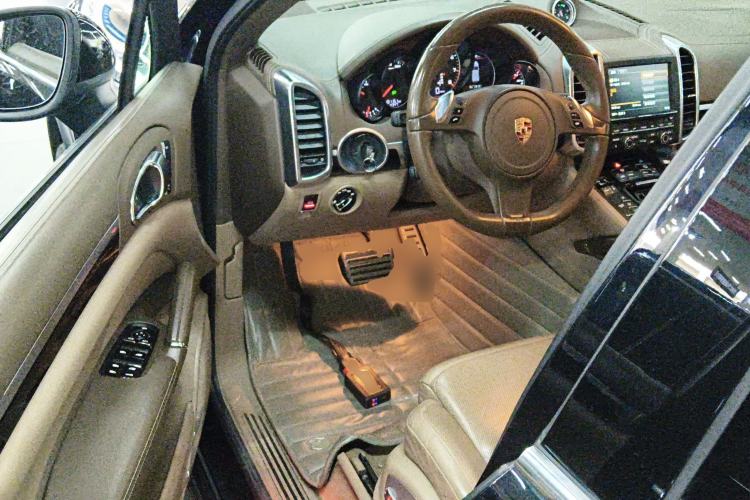 Used Porsche Cayenne 2014 Cayenne Platinum Edition 3.0T Driver Seat