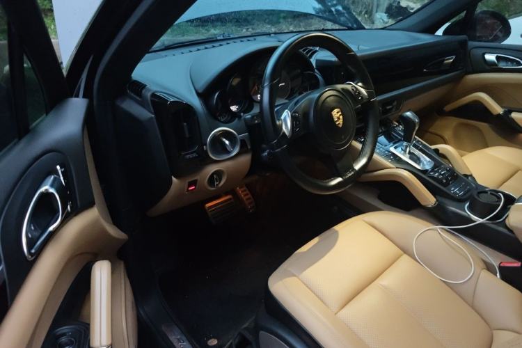 Used Porsche Cayenne 2014 Cayenne Platinum Edition 3.0T Driver Seat