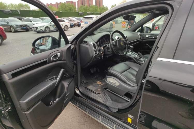 Used Porsche Cayenne  Driver Seat
