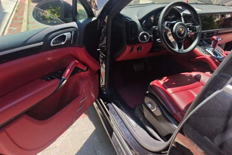 Used Porsche Cayenne 2014 Cayenne Platinum Edition 3.0T Driver Seat