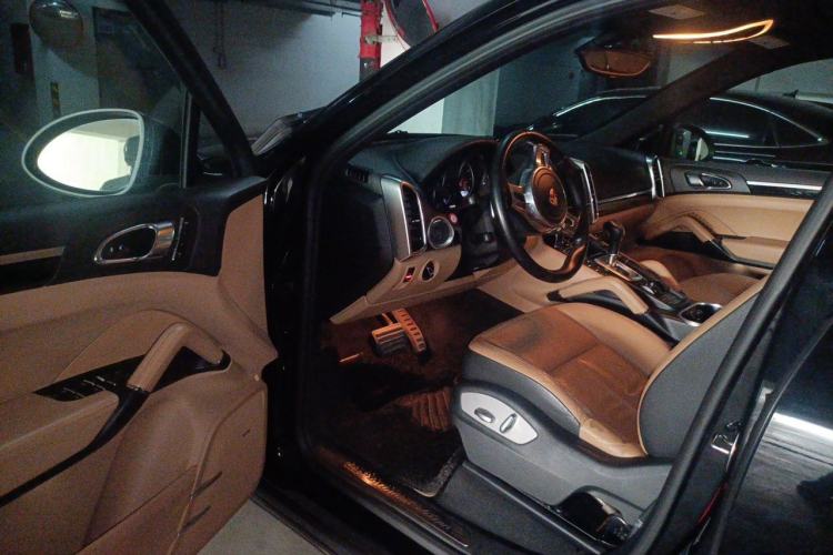 Used Porsche Cayenne  Driver Seat