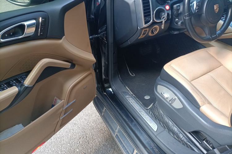 Used Porsche Cayenne  Driver Seat